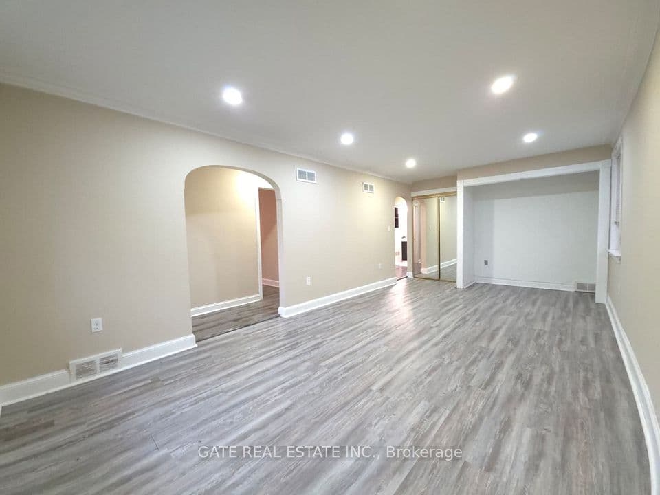 377 Ellerslie Avenue, Toronto, ON M2R 1B8 – photo 2