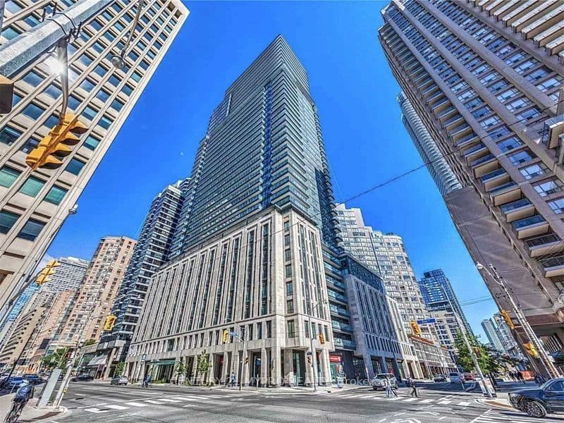 955 Bay Street 2707, Toronto, ON M5S 0C6 – main photo