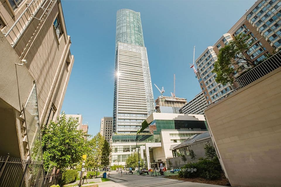 388 YONGE Street 6104, Toronto, ON M5B 0A4 – photo 2