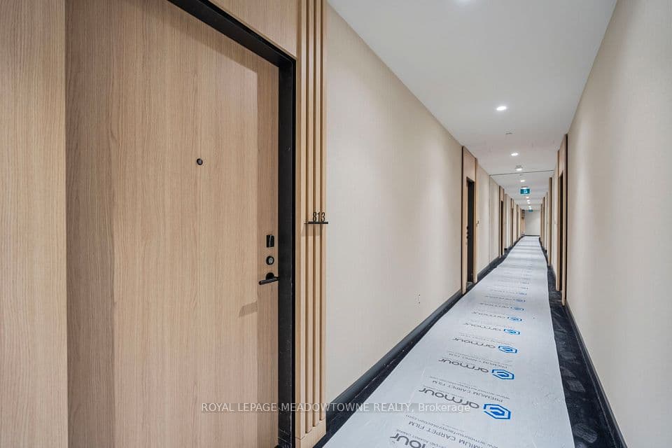 15 Mercer Street 813, Toronto, ON M5V 1H2 – photo 2