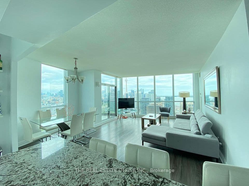 219 Fort York Boulevard UPH 2, Toronto, ON M5V 1B1 – main photo