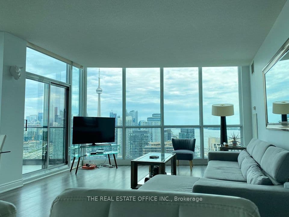 219 Fort York Boulevard UPH 2, Toronto, ON M5V 1B1 – photo 2