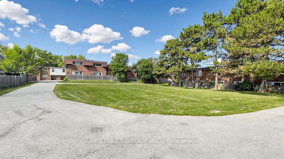 57 Godstone Road 117, Toronto, ON M2J 3C8 – main photo