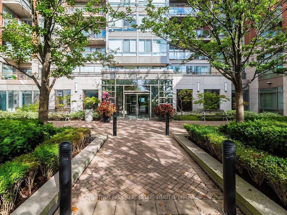 500 Queens Quay 318W, Toronto, ON M5V 3K8 – photo 2