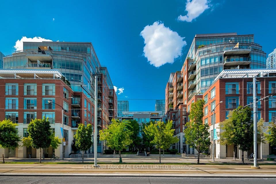 500 Queens Quay 318W, Toronto, ON M5V 3K8 – main photo