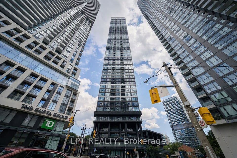 181 Dundas Street E 807, Toronto, ON M5A 0N5 – main photo
