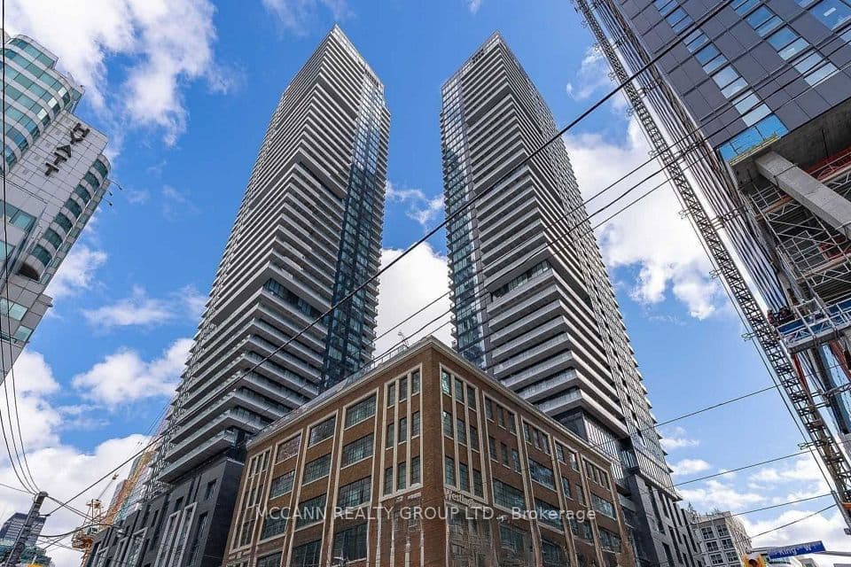 115 Blue Jays Way 2302, Toronto, ON M5V 0N4 – main photo