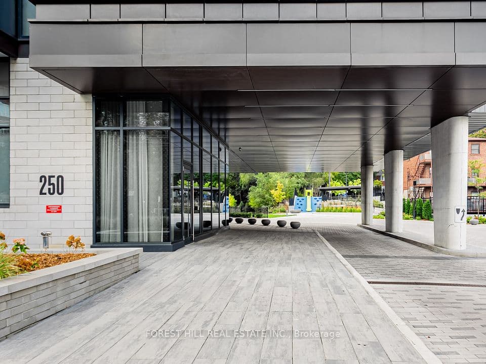 250 Lawrence Avenue W 810, Toronto, ON M5M 1B2 – photo 2