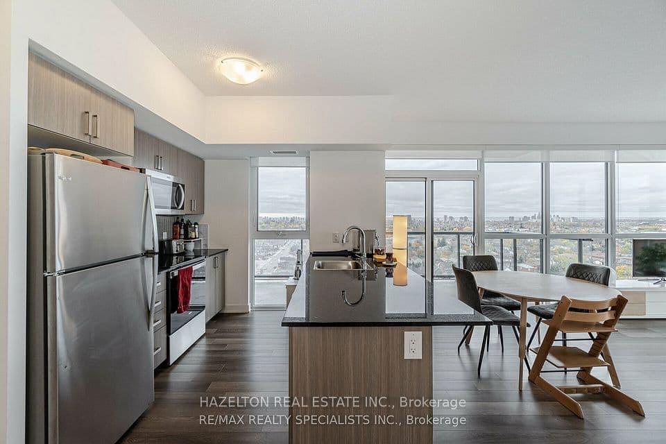 1603 Eglinton Avenue W 1304, Toronto, ON M6E 0A1 – photo 3