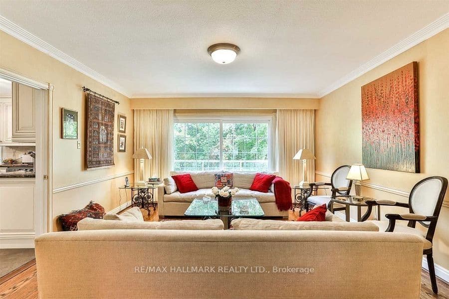 30 Medalist Road, Toronto, ON M2P 1Y5 – photo 3