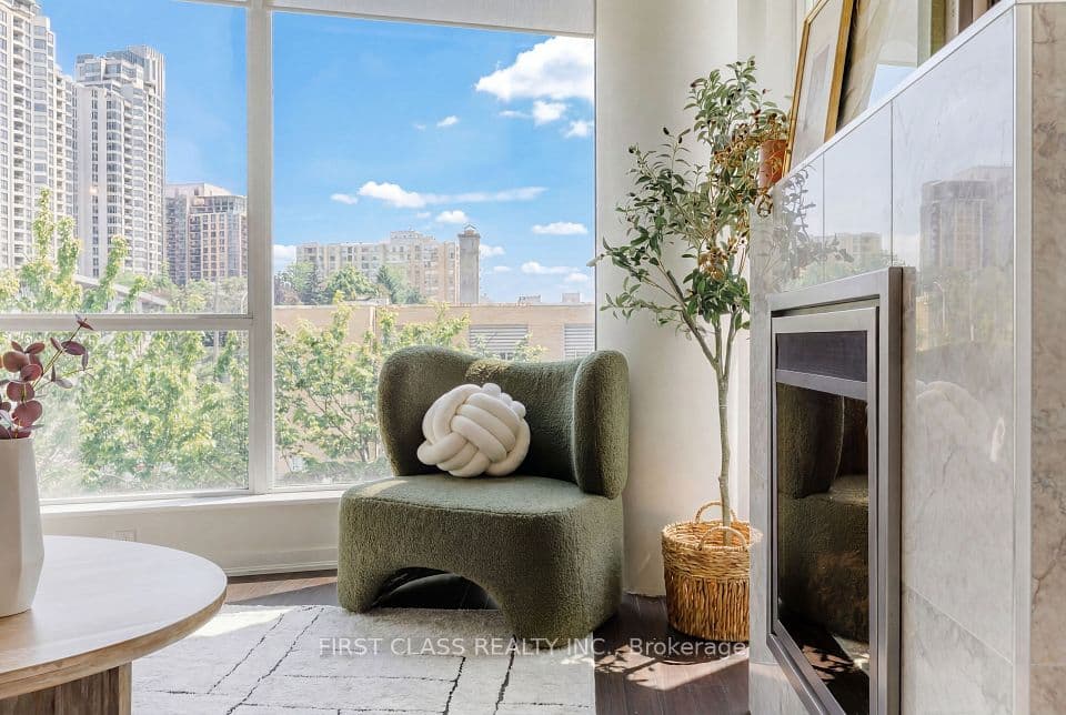 30 Canterbury Place 305, Toronto, ON M2N 0B9 – main photo