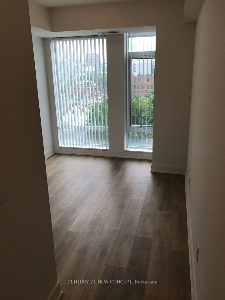 525 Adelaide Street W 823, Toronto, ON M5V 0N7 – photo 3