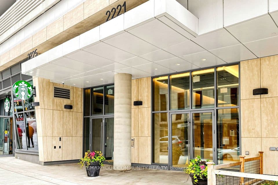 2221 Yonge Street 2709, Toronto, ON M4S 2B8 – photo 2