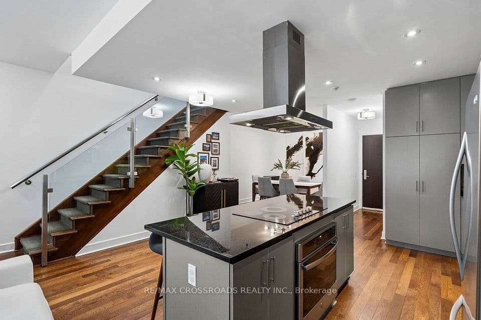 116 George Street 107, Toronto, ON M5A 3S2 – photo 2