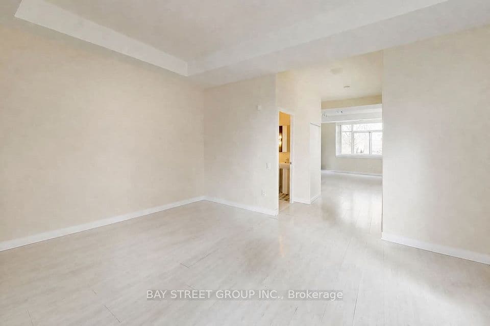 25 Singer Court TH07, Toronto, ON M2K 0B3 – photo 2