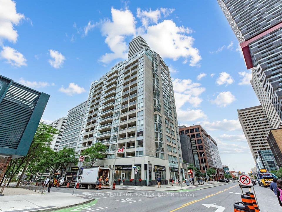 43 Eglinton Avenue E 510, Toronto, ON M4P 1A5 – main photo