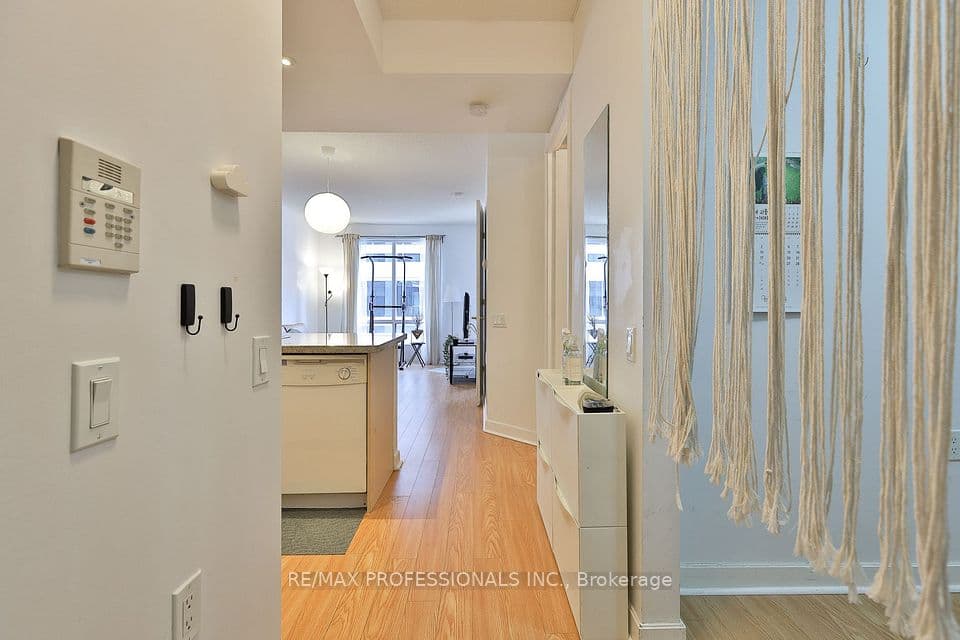 85 Bloor Street E 1608, Toronto, ON M4W 3Y1 – photo 2