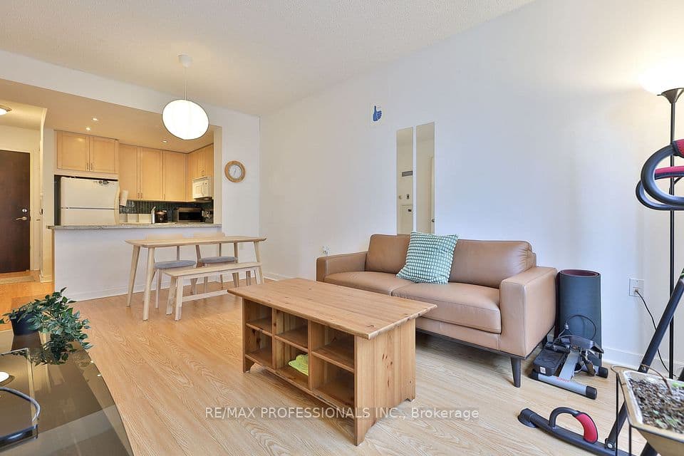 85 Bloor Street E 1608, Toronto, ON M4W 3Y1 – main photo