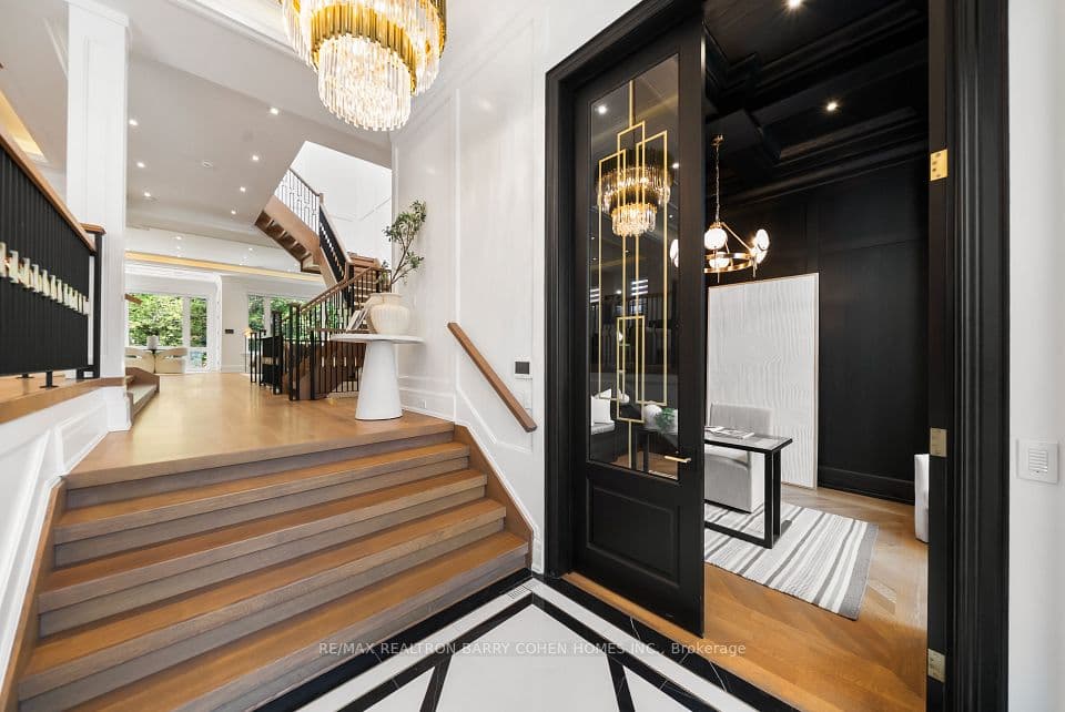 148 Munro Boulevard, Toronto, ON M2P 1C8 – photo 2