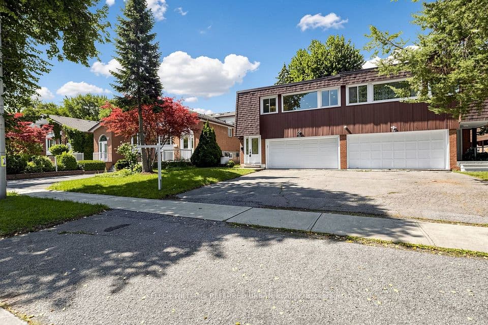 143 Silas Hill Drive, Toronto, ON M2J 2X8 – main photo