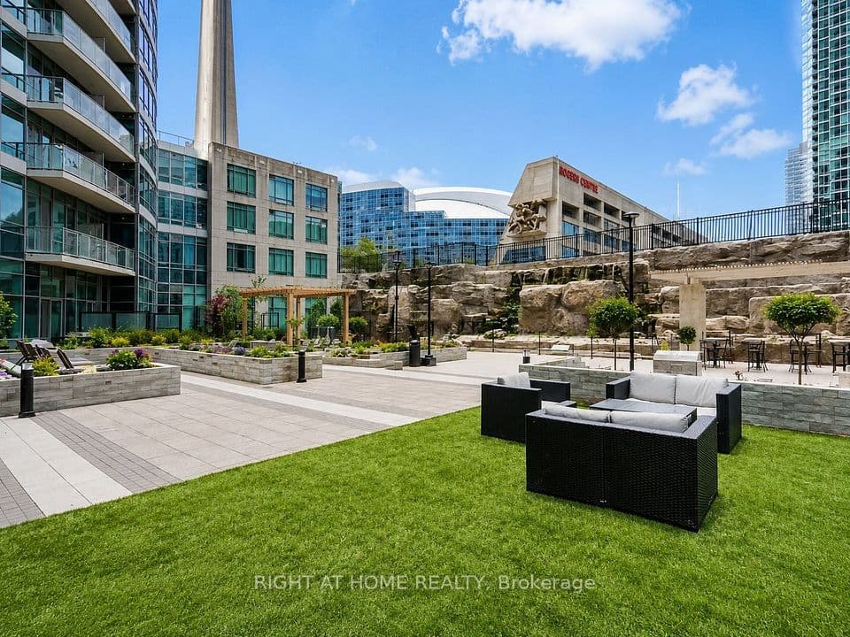 361 Front Street W 3602, Toronto, ON M5V 3R5 – photo 2