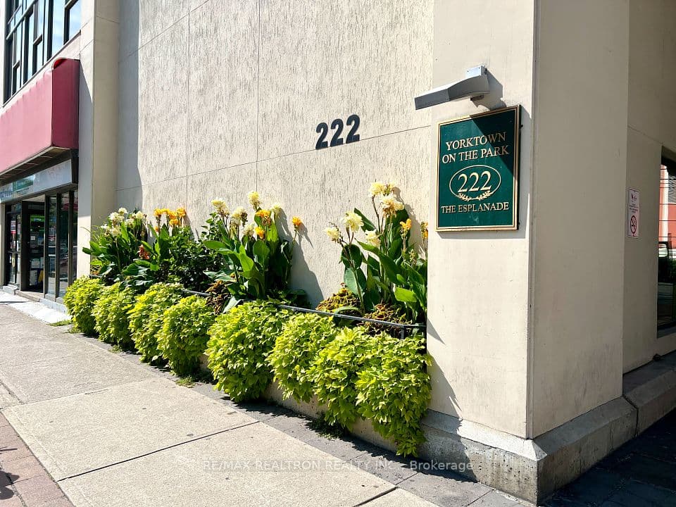 222 The Esplanade 512, Toronto, ON M5A 4M8 – photo 2