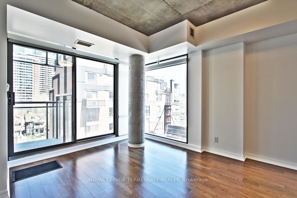 22 Wellesley Street E 708, Toronto, ON M4Y 1G3 – photo 3