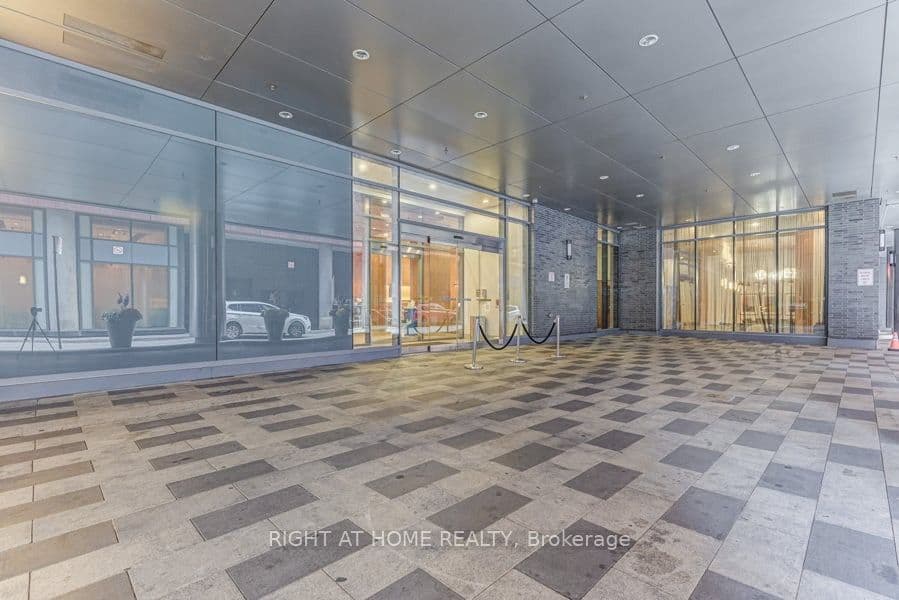 295 Adelaide Street W 1210, Toronto, ON M5V 0L4 – photo 2