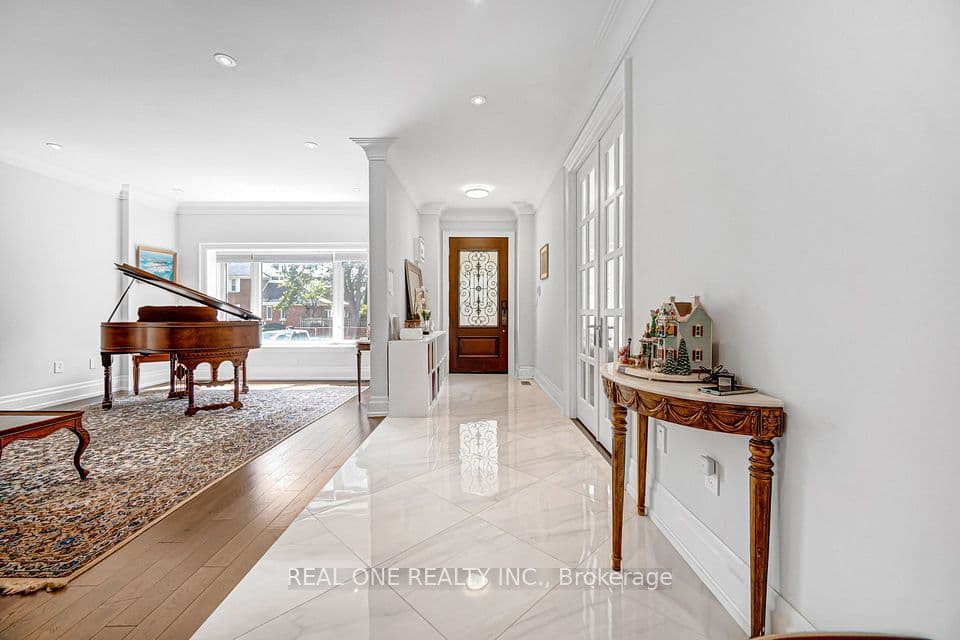 100 Ridelle Avenue, Toronto, ON M6B 1J6 – photo 3