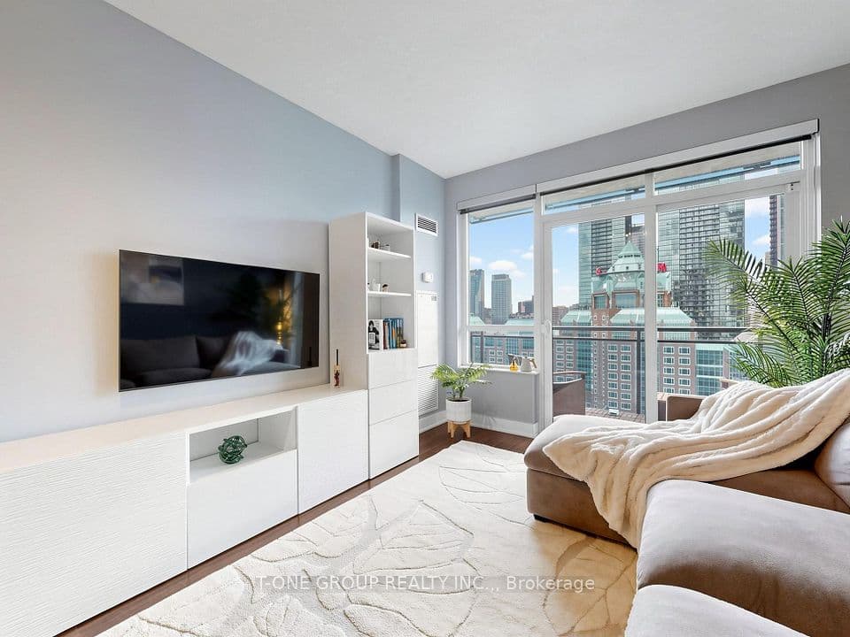 28 Linden Street 1707, Toronto, ON M4Y 0A4 – photo 2