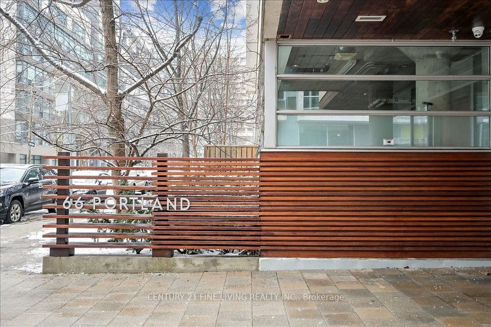 66 Portland Street 211, Toronto, ON M5V 2M6 – main photo