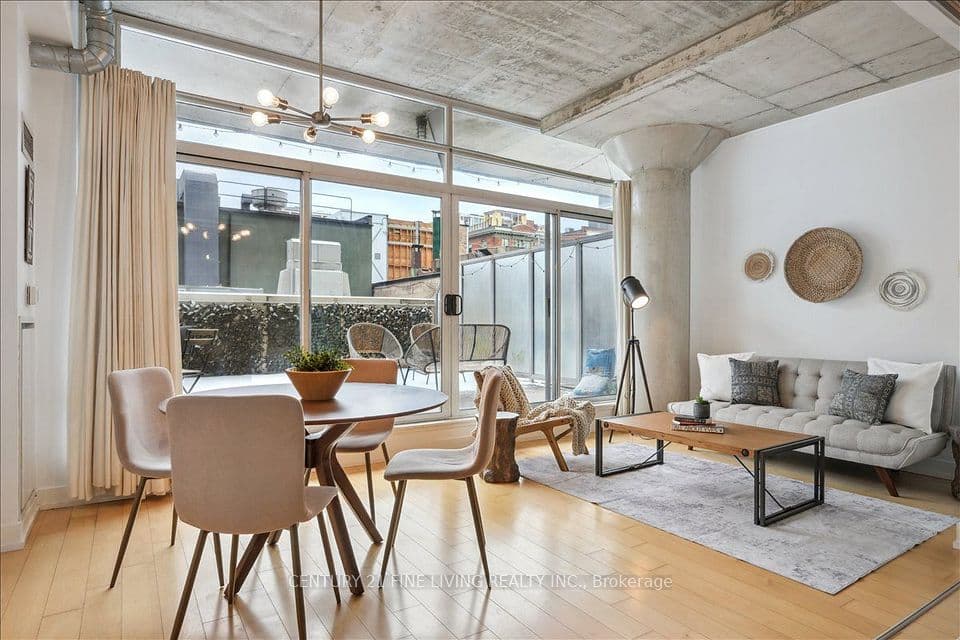 66 Portland Street 211, Toronto, ON M5V 2M6 – photo 3