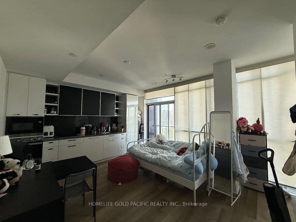 32 Davenport Road 1701, Toronto, ON M5R 1H3 – photo 3