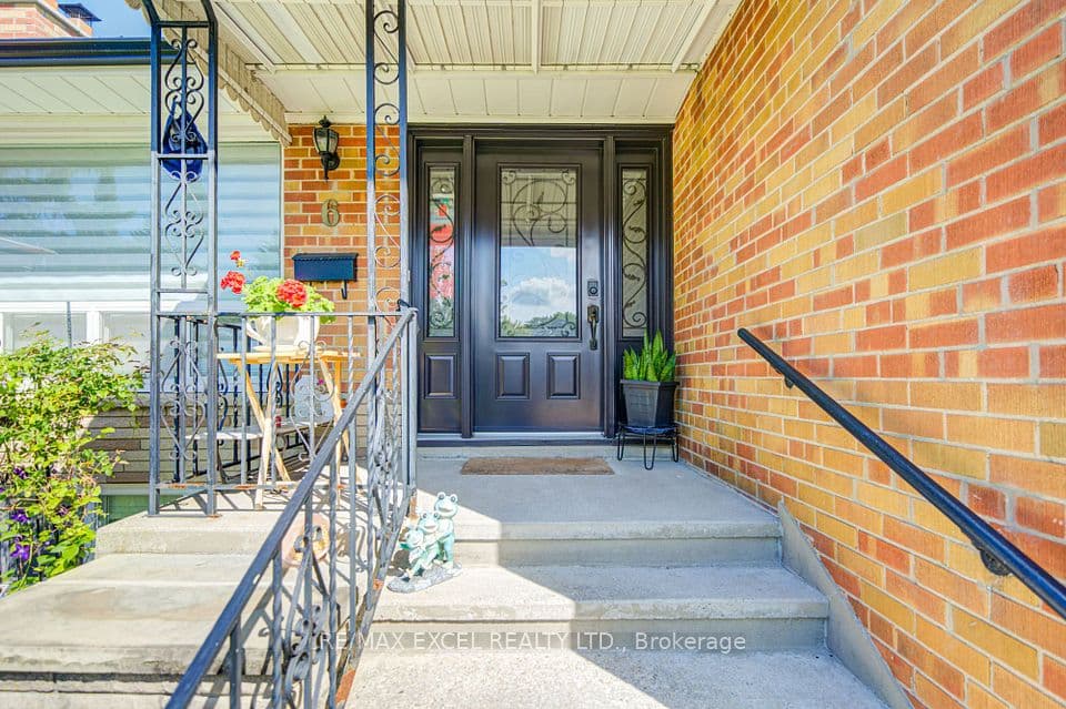 6 Averill Crescent, Toronto, ON M2M 2A9 – photo 3