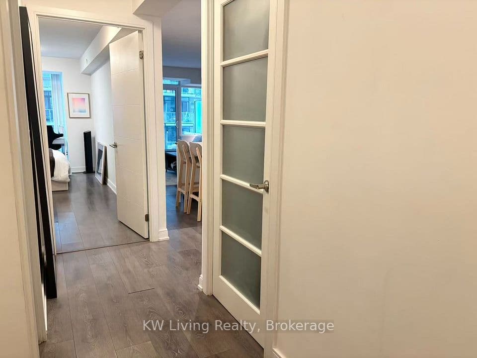 525 Adelaide Street W 1033, Toronto, ON M5V 0N7 – photo 3