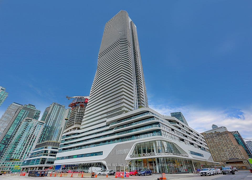 28 Freeland Street 902, Toronto, ON M5E 0E3 – main photo