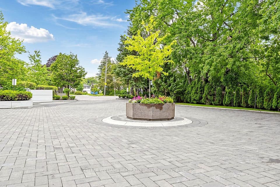 1 Watergarden Way 5, Toronto, ON M2K 2Z7 – photo 2