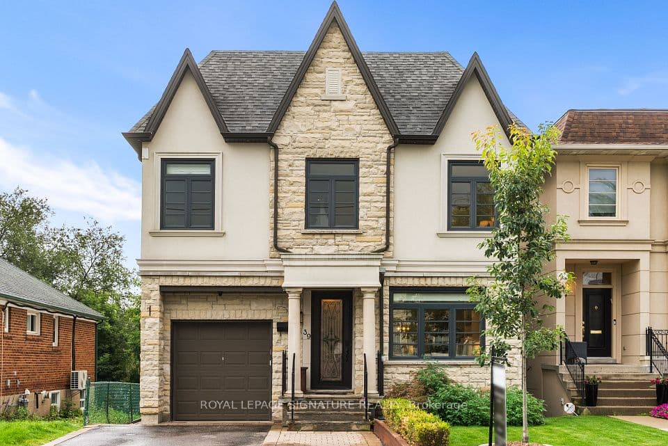 39 Regina Avenue, Toronto, ON M6A 1R4 – main photo