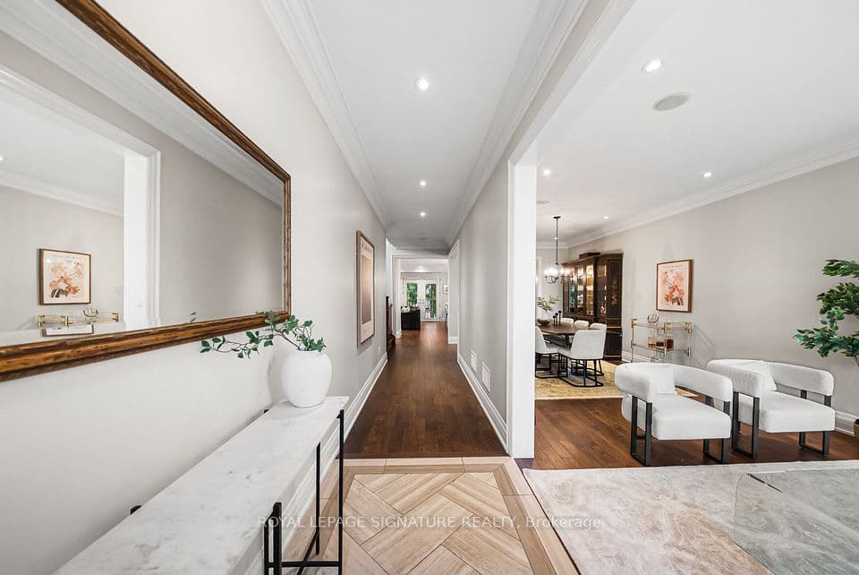 39 Regina Avenue, Toronto, ON M6A 1R4 – photo 2