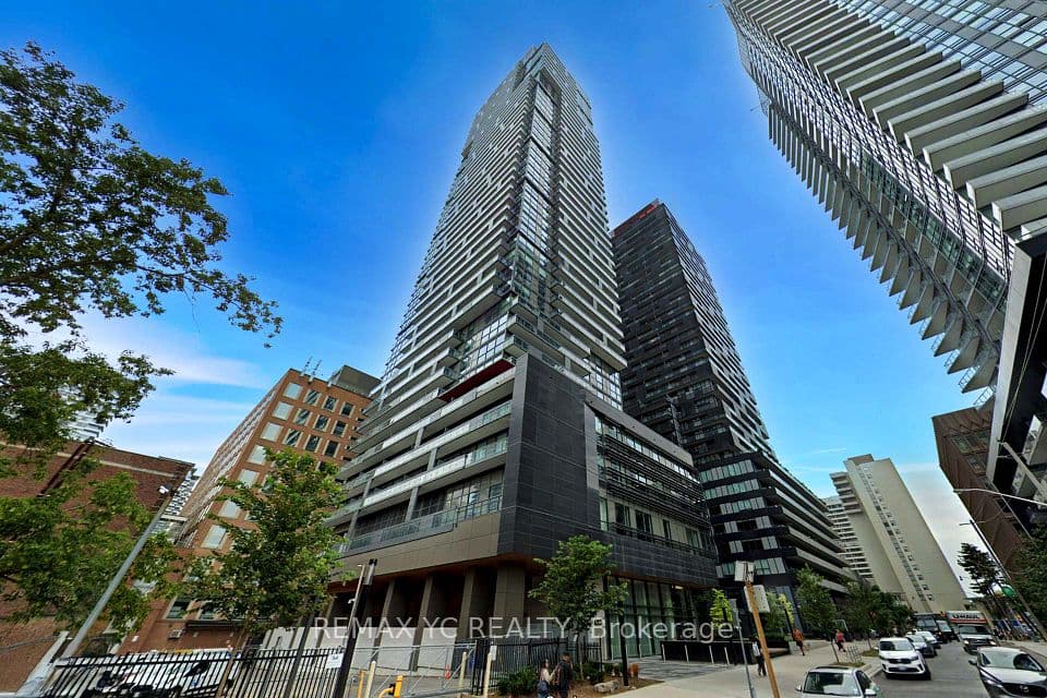 39 Roehampton Avenue 3708, Toronto, ON M4P 0G1 – main photo