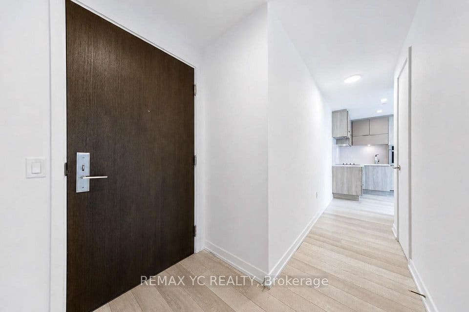 39 Roehampton Avenue 3708, Toronto, ON M4P 0G1 – photo 2