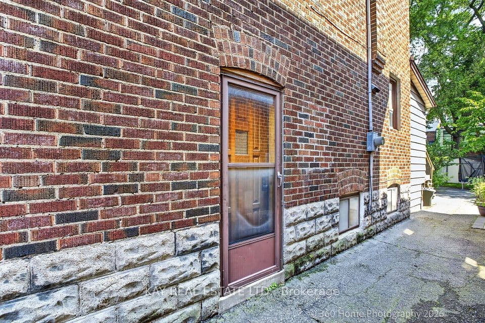 59 Cherrywood Avenue, Toronto, ON M6C 2X4 – photo 3