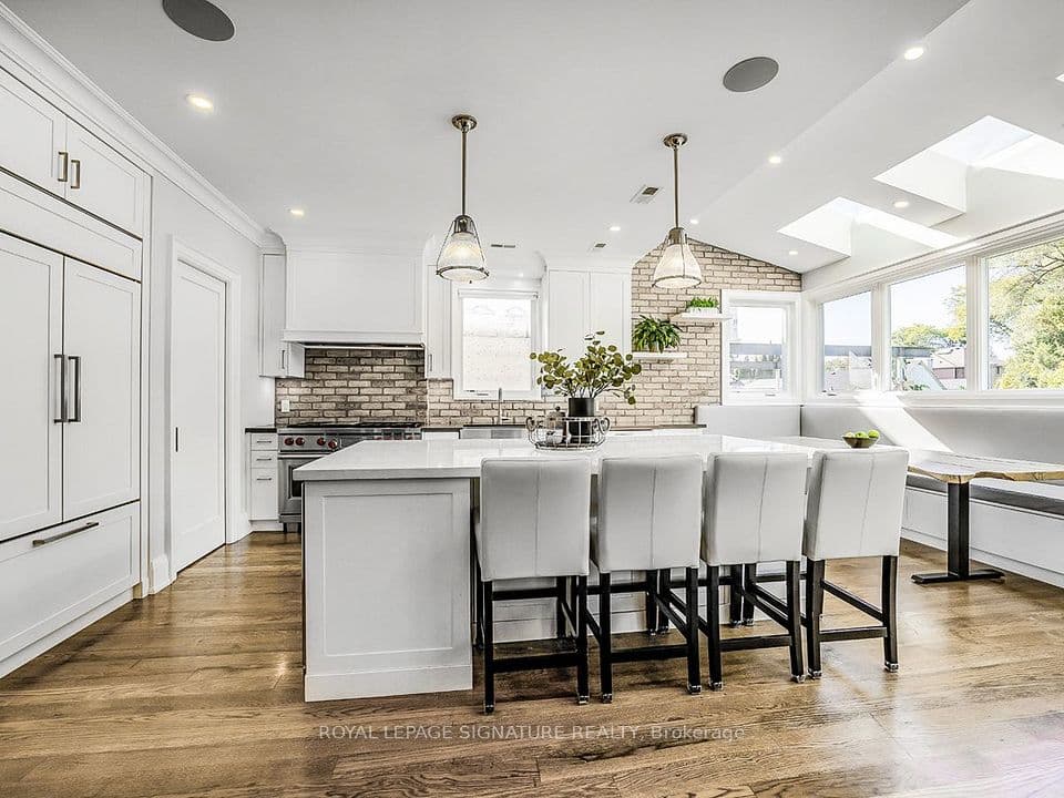 30 Broadleaf Road, Toronto, ON M3B 1C2 – photo 3