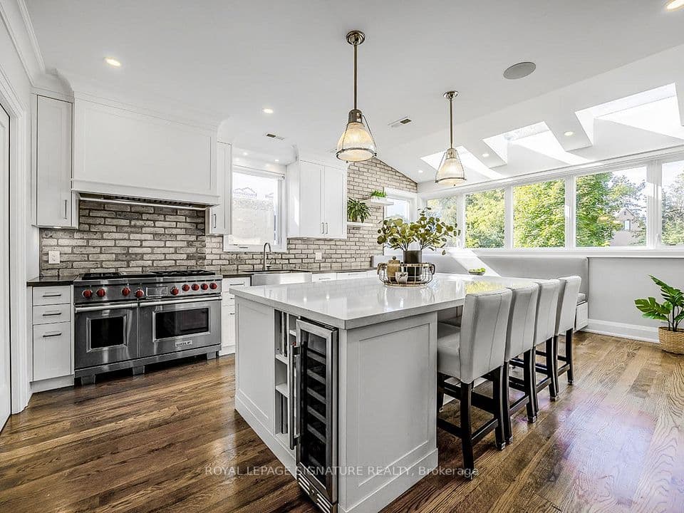 30 Broadleaf Road, Toronto, ON M3B 1C2 – photo 2