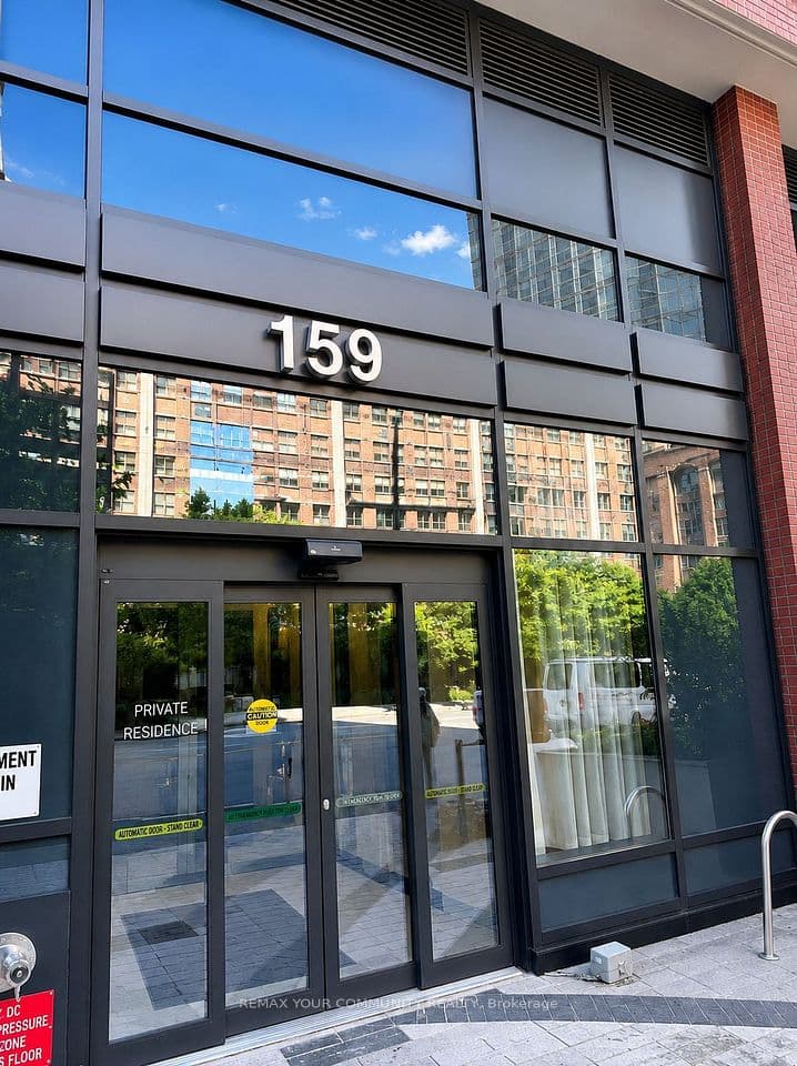 159 Wellesley Street E 404, Toronto, ON M4Y 0H5 – photo 2