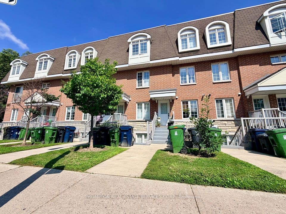 285 ANTIBES Drive 11, Toronto, ON M2R 3X9 – main photo