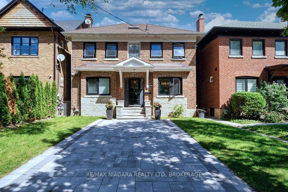 38 Yonge Boulevard, Toronto, ON M5M 3G5 – main photo