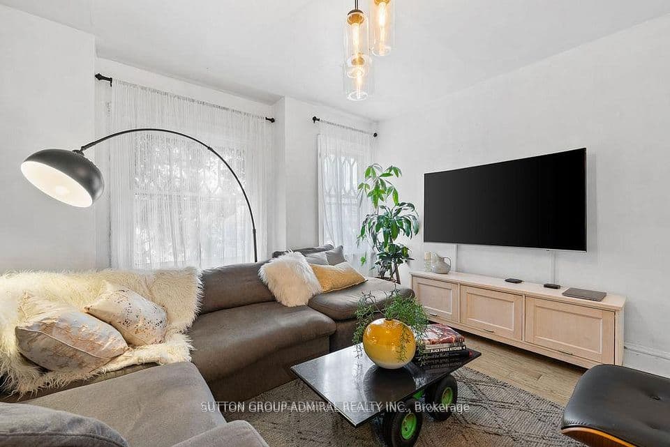 40 Claremont Street, Toronto, ON M6J 2M5 – photo 2
