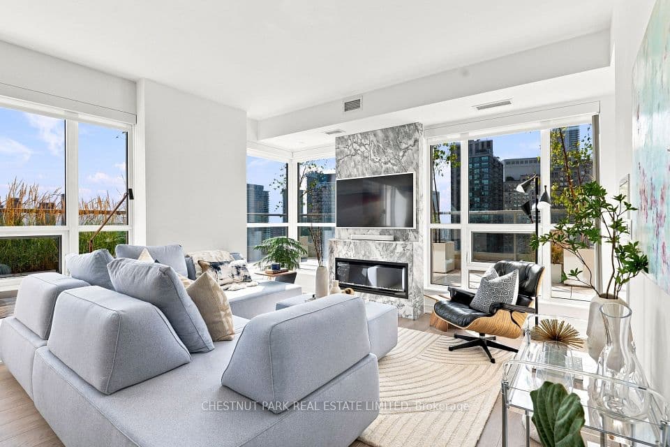 88 Scott Street 1609, Toronto, ON M5E 0A9 – main photo