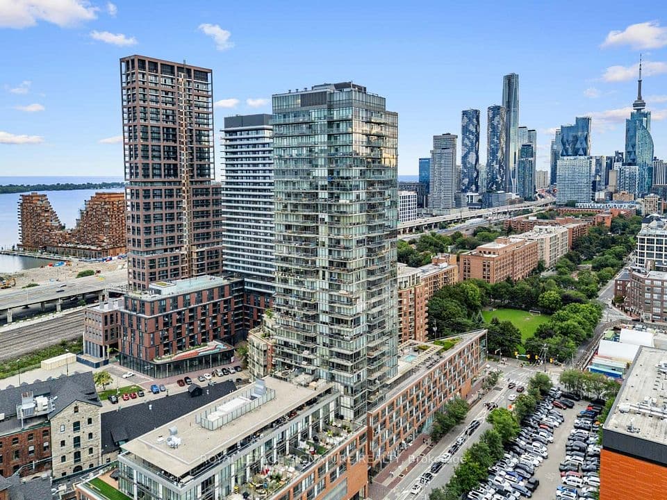 33 Mill Street 210, Toronto, ON M5A 3R3 – main photo